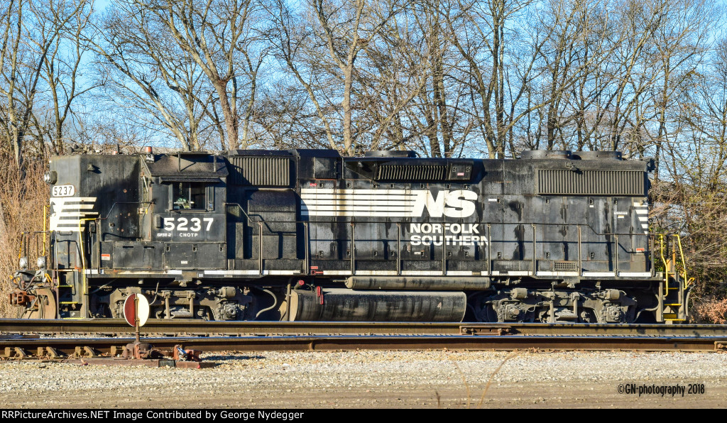NS 5237 sitting at the Hayne Yard